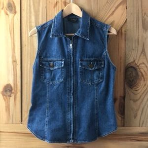 Stretch denim sleeveless shirt